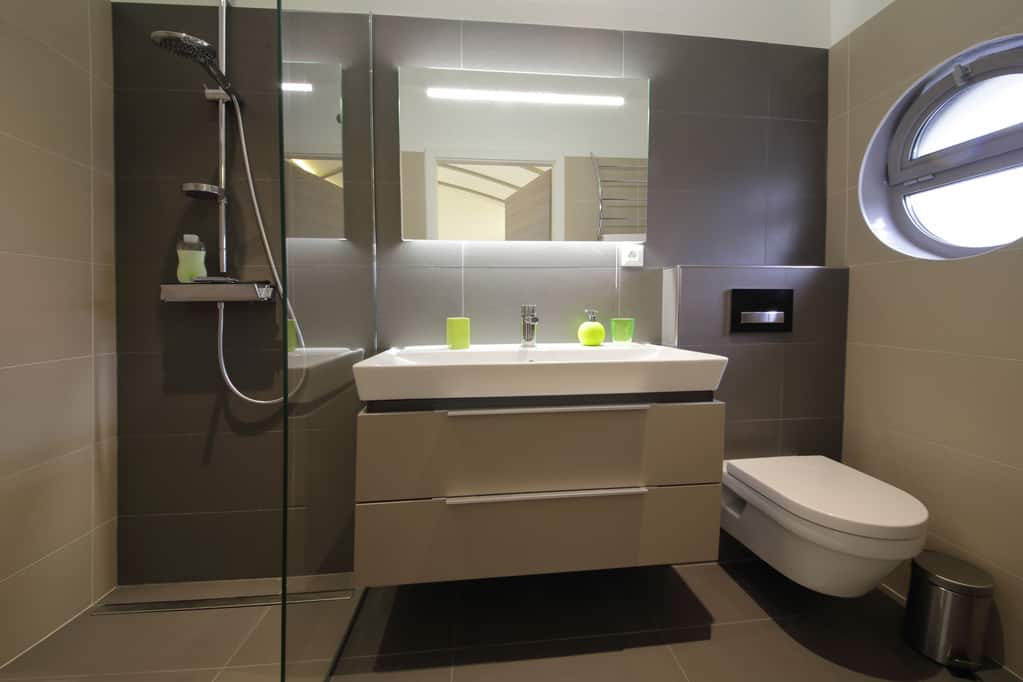 Douche italienne pose, aide, norme et prix (2023)