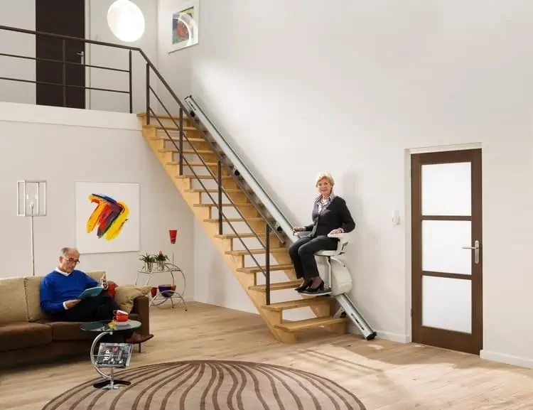 Plateforme monte-escalier pour fauteuil roulant - France Accessibilité